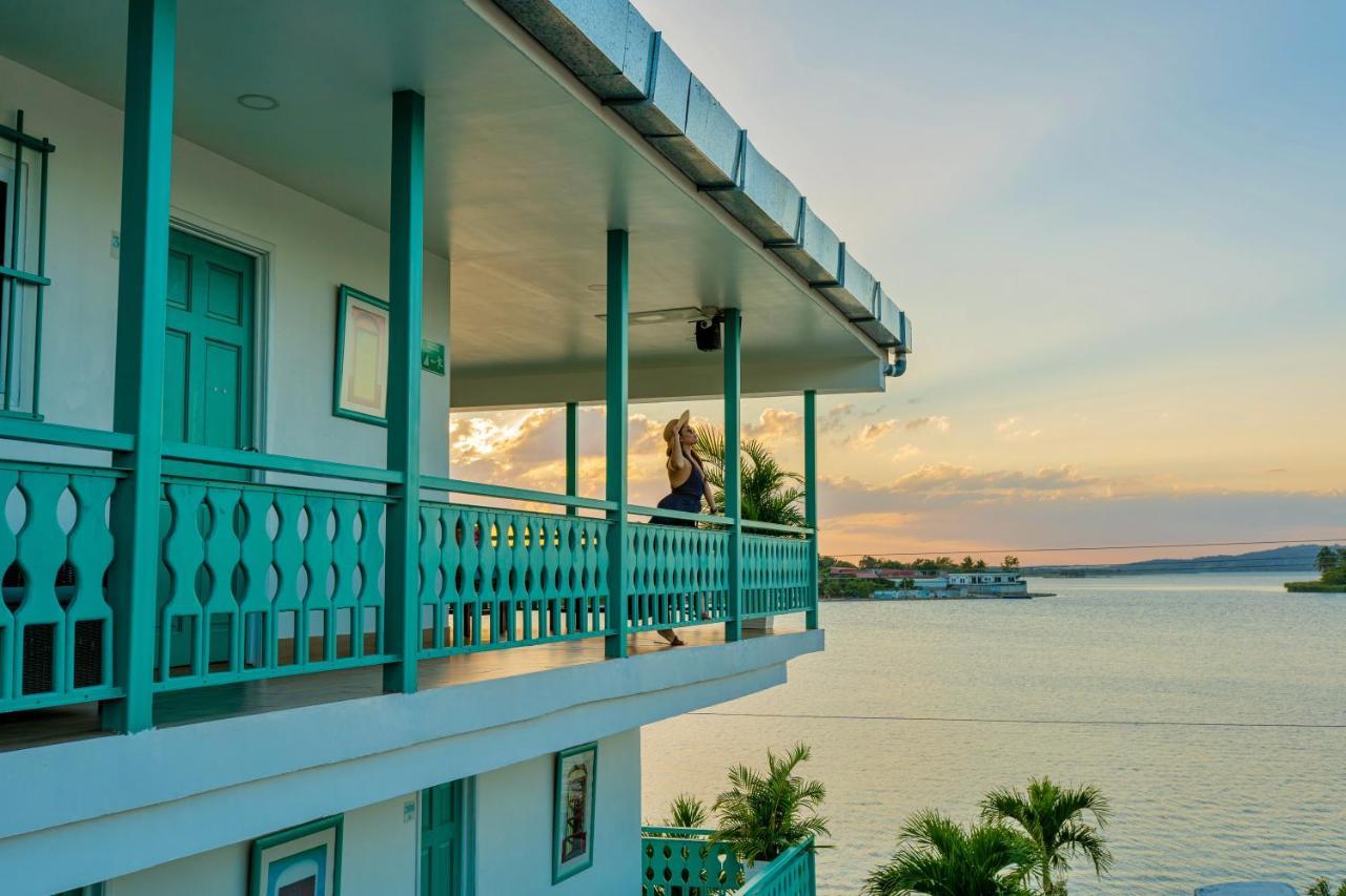 Hotel Casa Turquesa Flores Kültér fotó